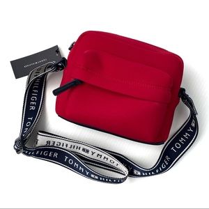 🆕 Tommy Hilfiger crossbody sport bag